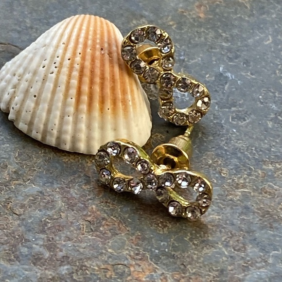 🎈Sale 🎈2 for $10 NWOT Rhinestone infinity sign gold post earrings - Picture 2 of 5